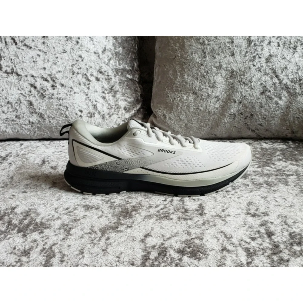 Brooks Trace 3 Womens Running Shoes White Oyster Black Wide Size 12